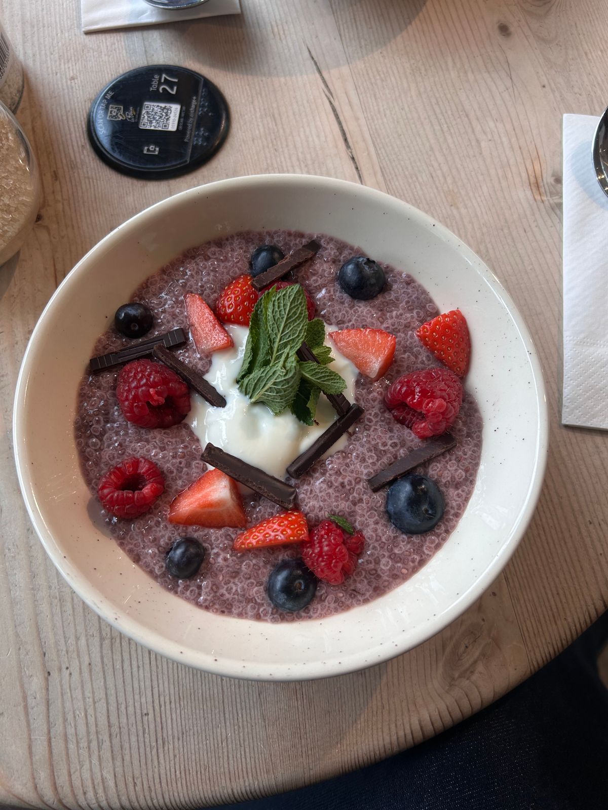 Berry chia protein pot